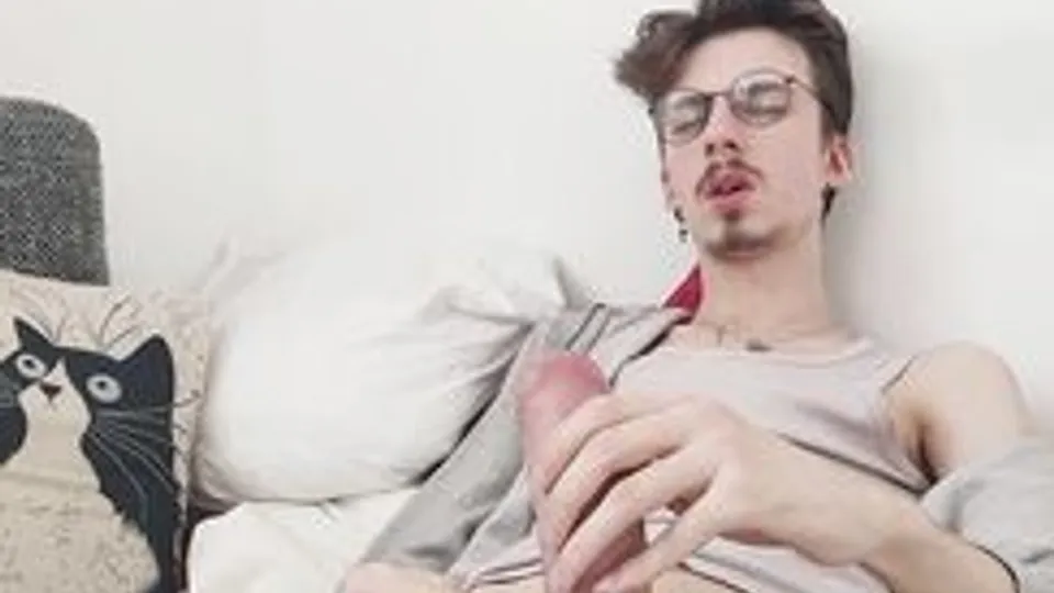SKINNY DUDE BIG FAT DICK