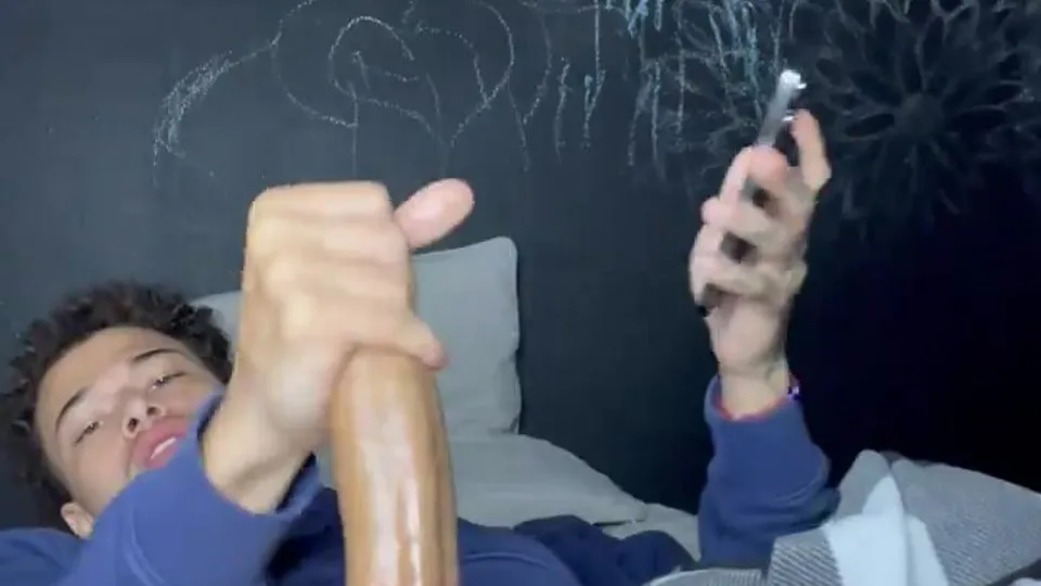 Skinny guy with a big dick jerking off - ThisVid.com 中文