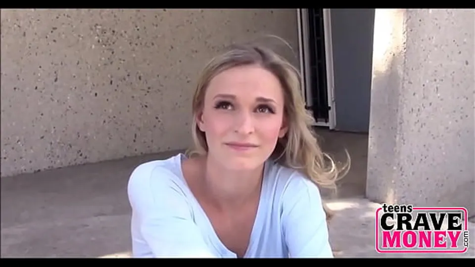 Emma Hix - Sexo Desesperado na Rua