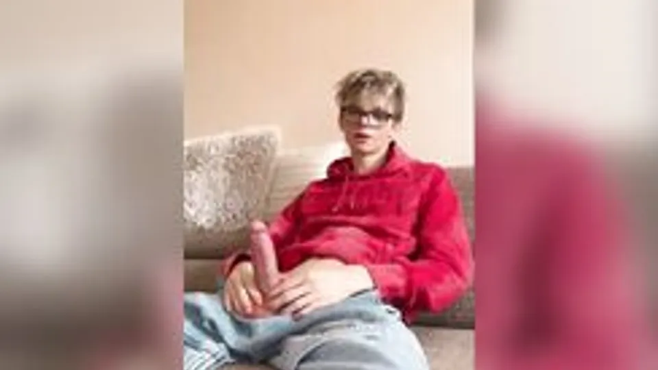 Skinny twink from Croatia jerks off