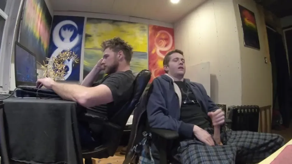 Sleazy pig openly jerks off in dorm room - ThisVid.com
