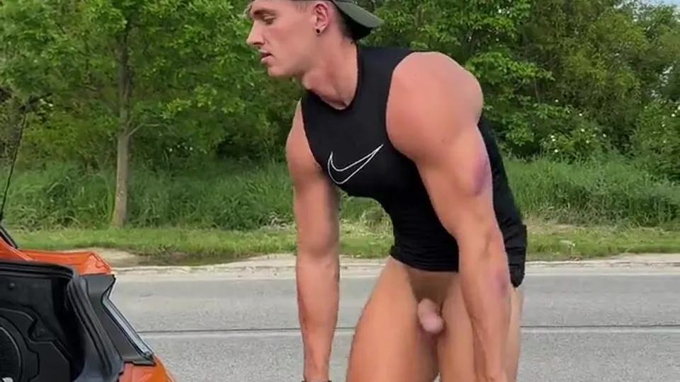 Slovakian guy taking of boxerbriefs next to road - ThisVid.com