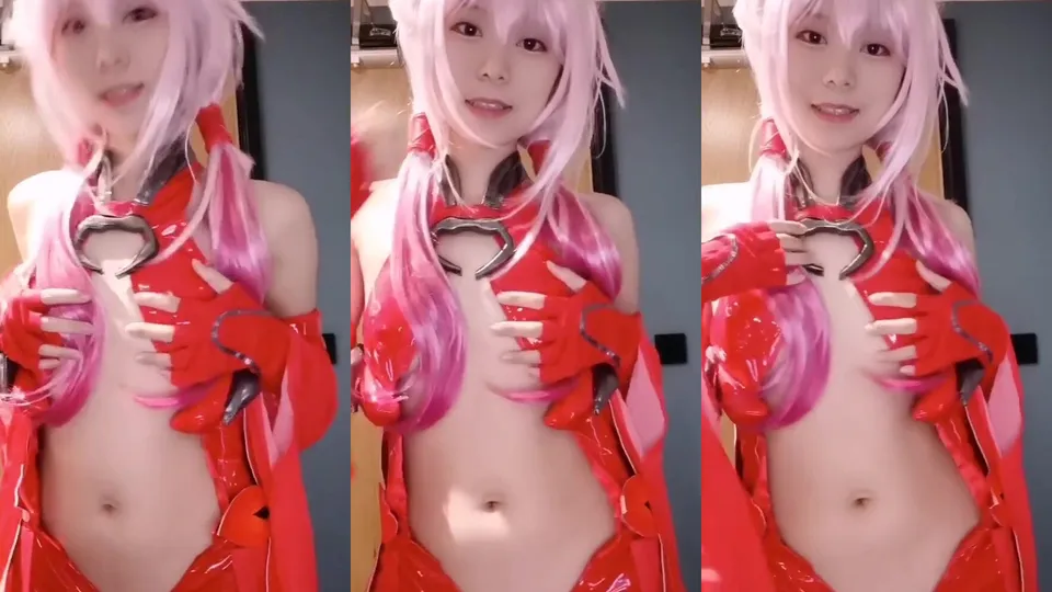 Small-breasted cosplayer shows her breasts 