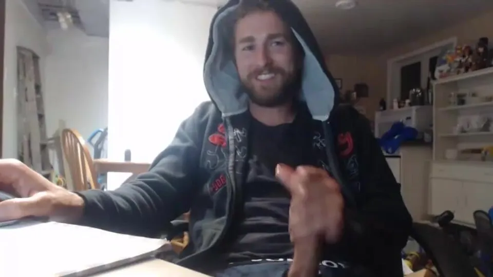 Smiling beard man jerk off - ThisVid.com