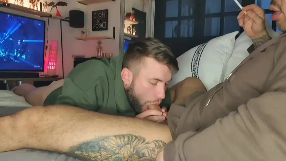 Smoking and blowjob - ThisVid.com