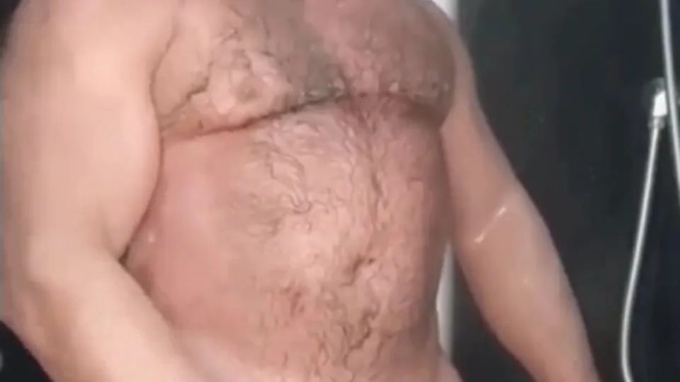 Soapy powerlifter bear shoer jo - ThisVid.com
