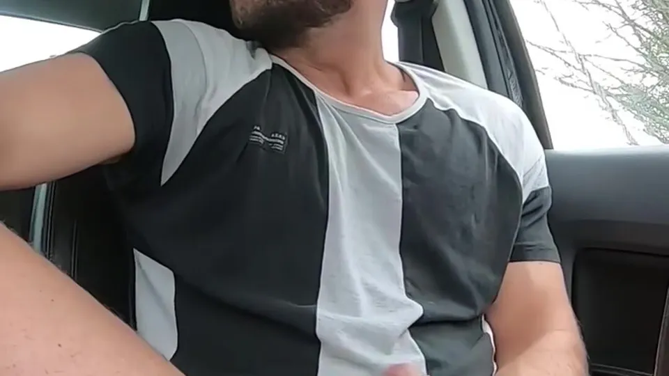 La masturbazione in auto del papà calciatore