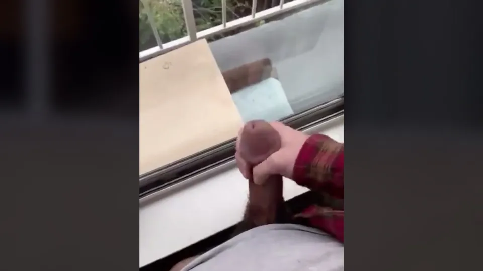 Social distancing wank with the neighbor - ThisVid.com