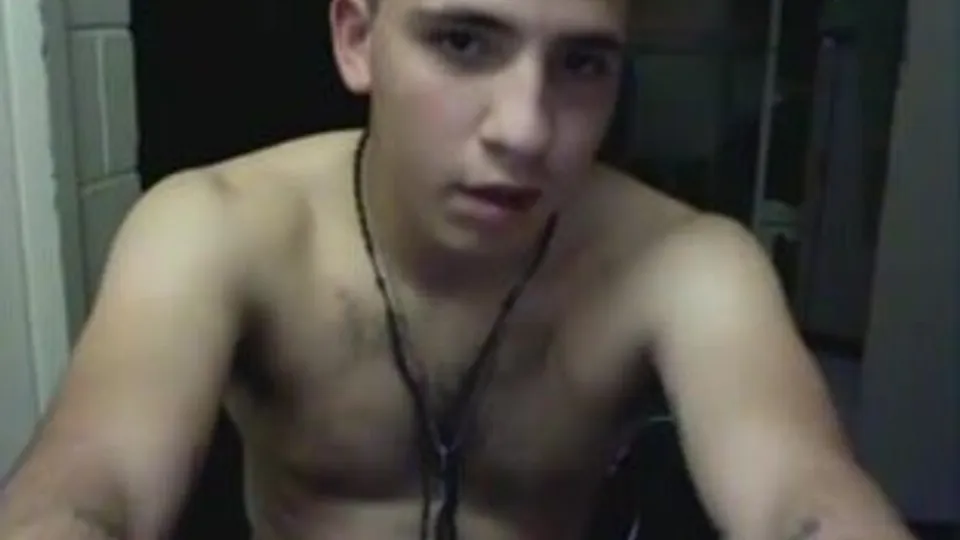 Soldier boy jerkin it & cumming - ThisVid.com
