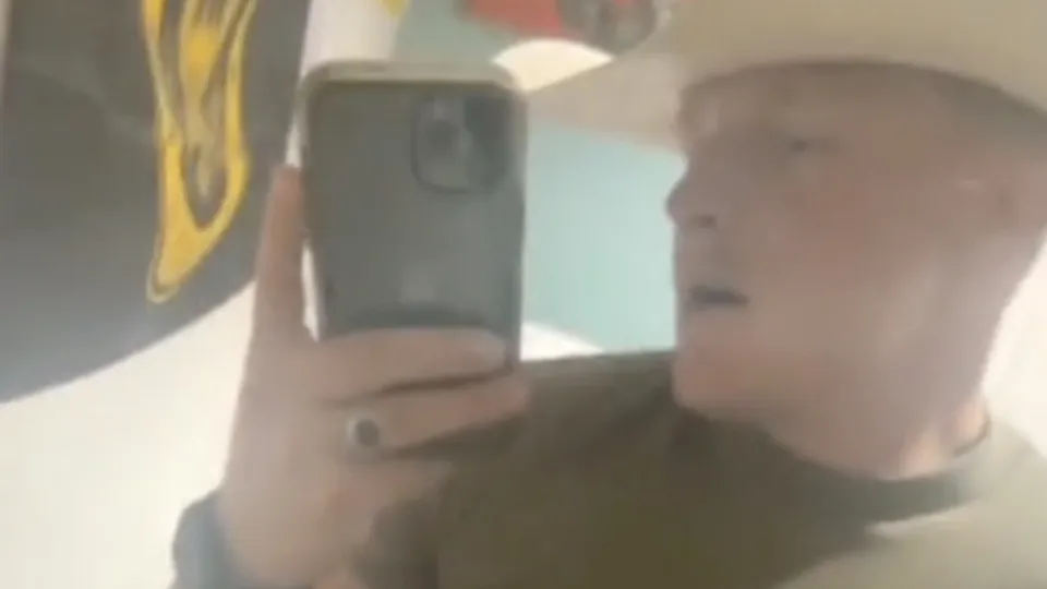 Soldier cowboy jerking his meat in the mirror & cumming - ThisVid.com