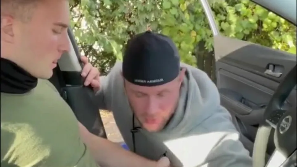 Soldier feeds his semen to a stranger - ThisVid.com