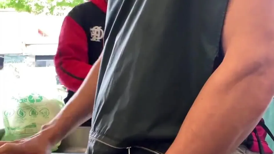 Solo experience at the supermarket checkout. - ThisVid.com