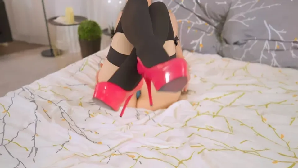 Svenja's Solo Masturbation