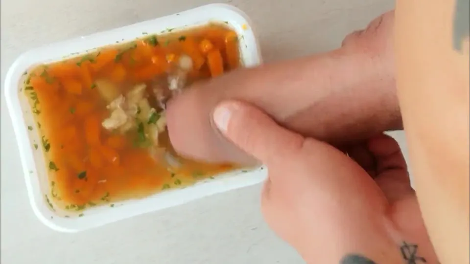 Idmir Sugary Tastes His Cum in Soup