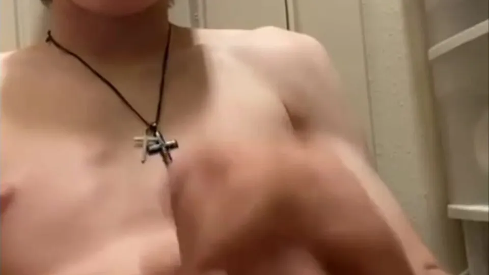 Southern boy jerks off and shows his feet