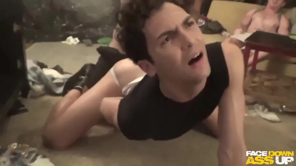 Five Guys Gangbang a Submissive Twink