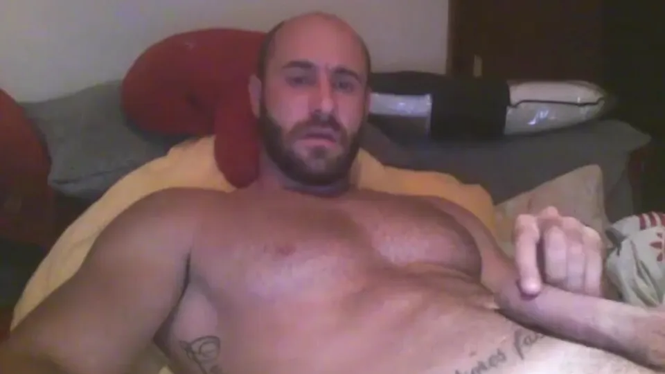 Spanish muscle smoker - ThisVid.com 日本語で