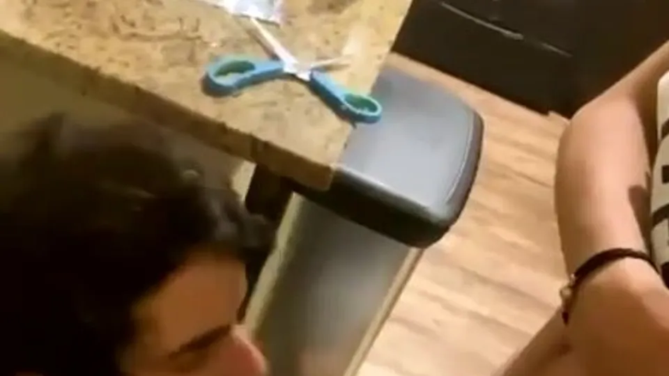 Splitting the chores - ThisVid.com