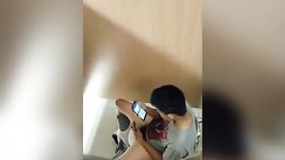 Twink Masturbates in House Bathroom