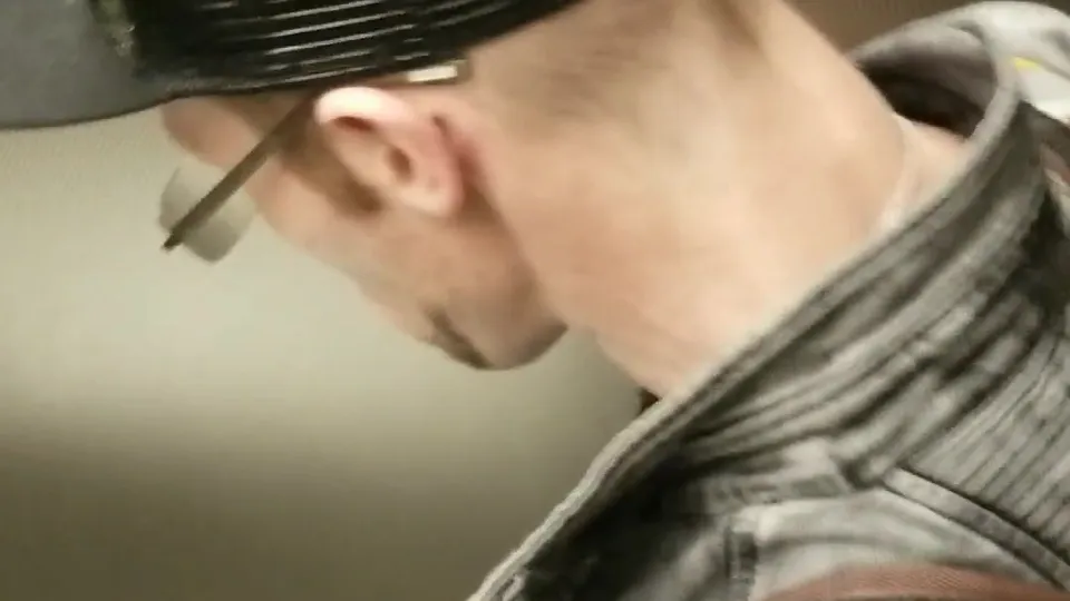 Spy cam catches another one. - ThisVid.com