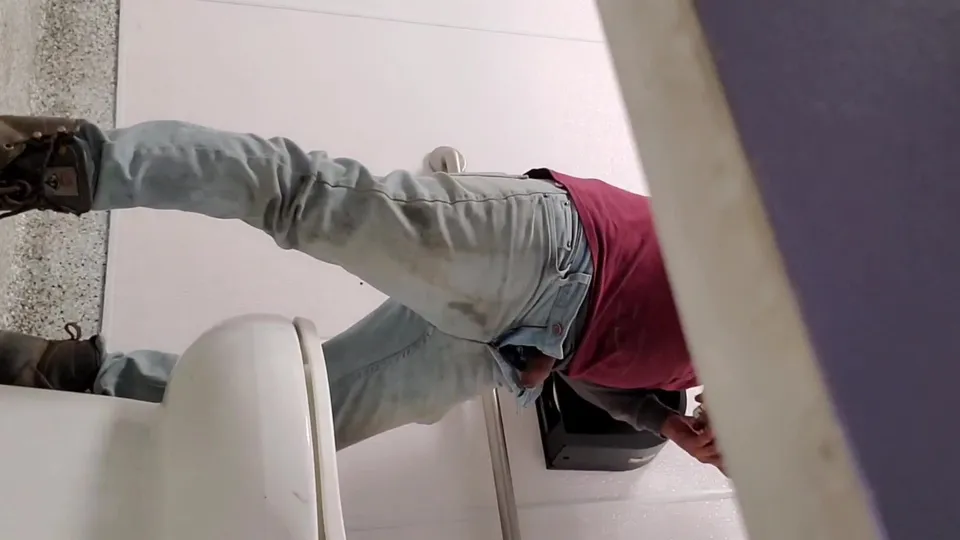 Spy co-worker 46 - ThisVid.com