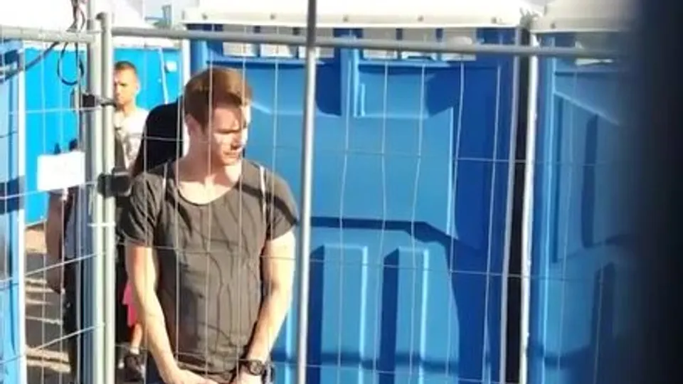 Spy festival piss - ThisVid.com
