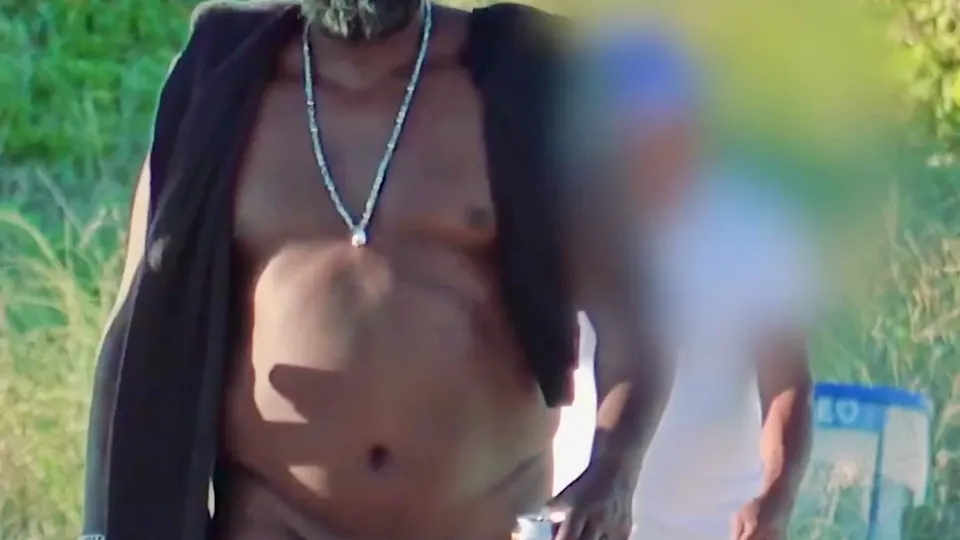 Spy guy in nude beach - video 11 - ThisVid.com