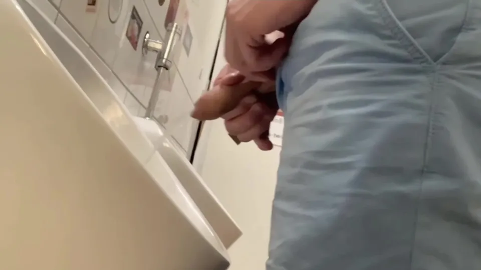 Spy guy in toilet - video 31 - ThisVid.com
