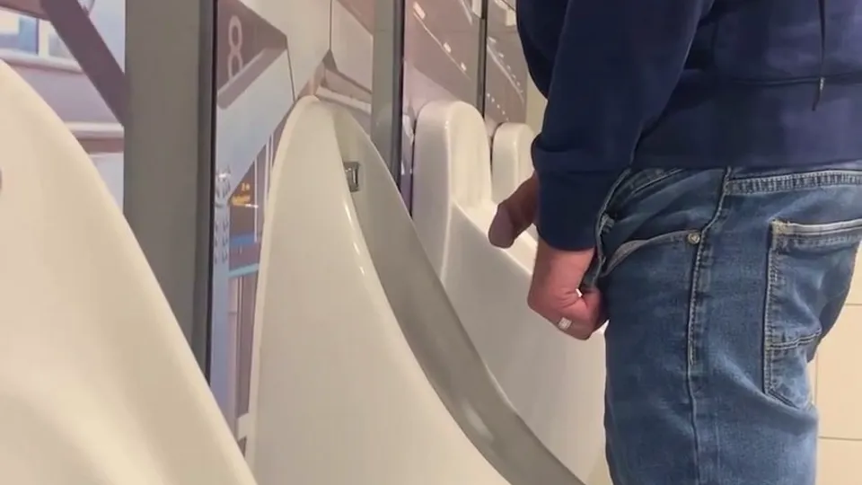 Spy guy in toilet - video 43 - ThisVid.com