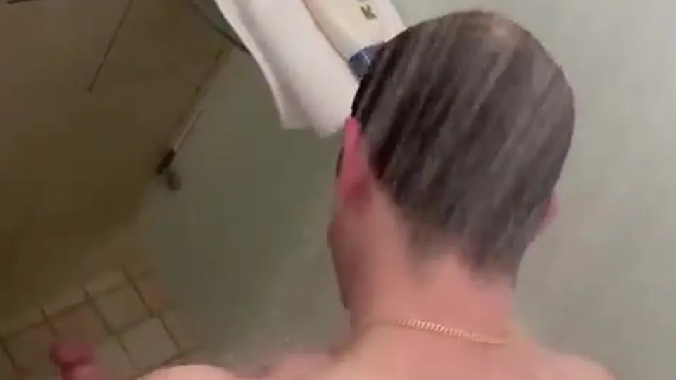 Spy gym shower - video 2 - ThisVid.com
