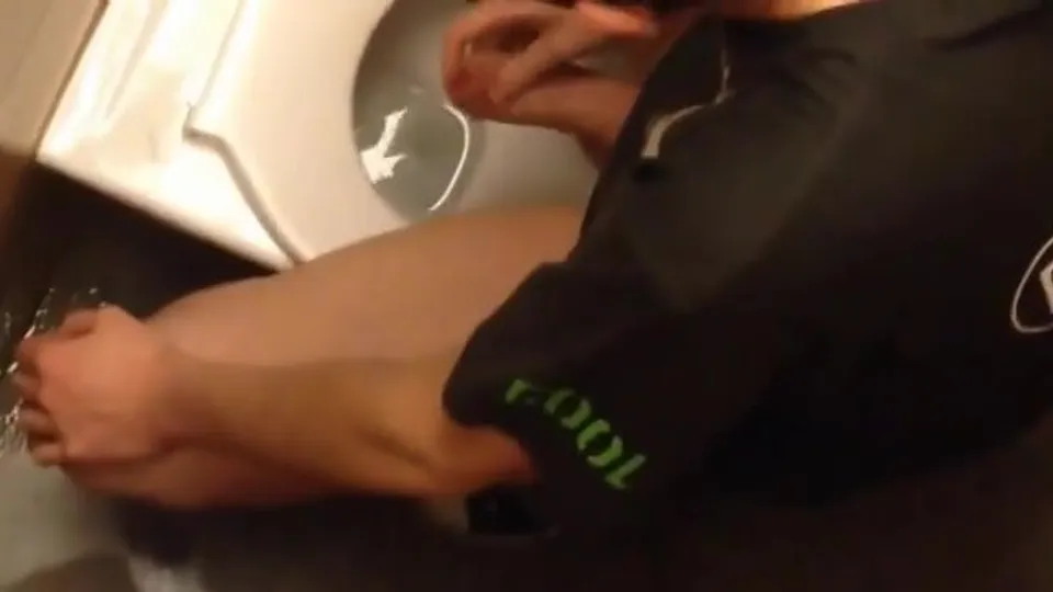 Spy handjob - video 3 - ThisVid.com