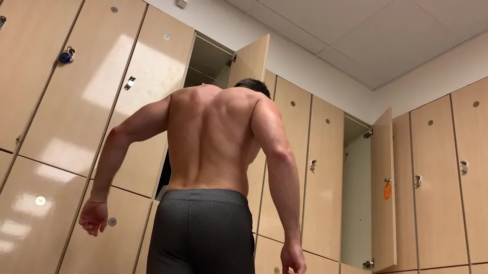 Spy Locker Room 4 - ThisVid.com