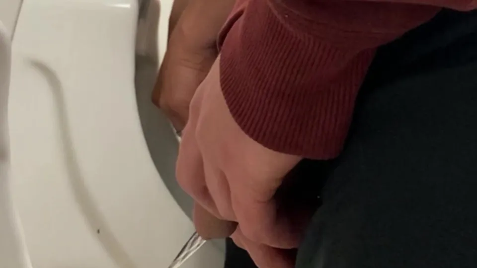 Spy on hot shy guy at the urinals - ThisVid.com