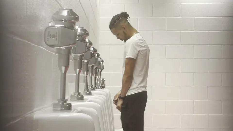Spy Piss 3 - video 4 - ThisVid.com