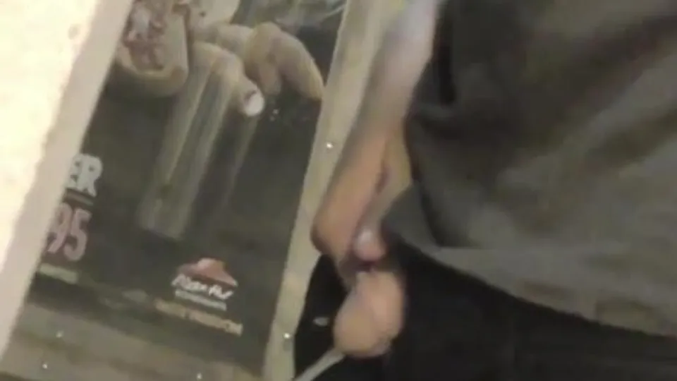 Spy pissing guy - video 4 - ThisVid.com