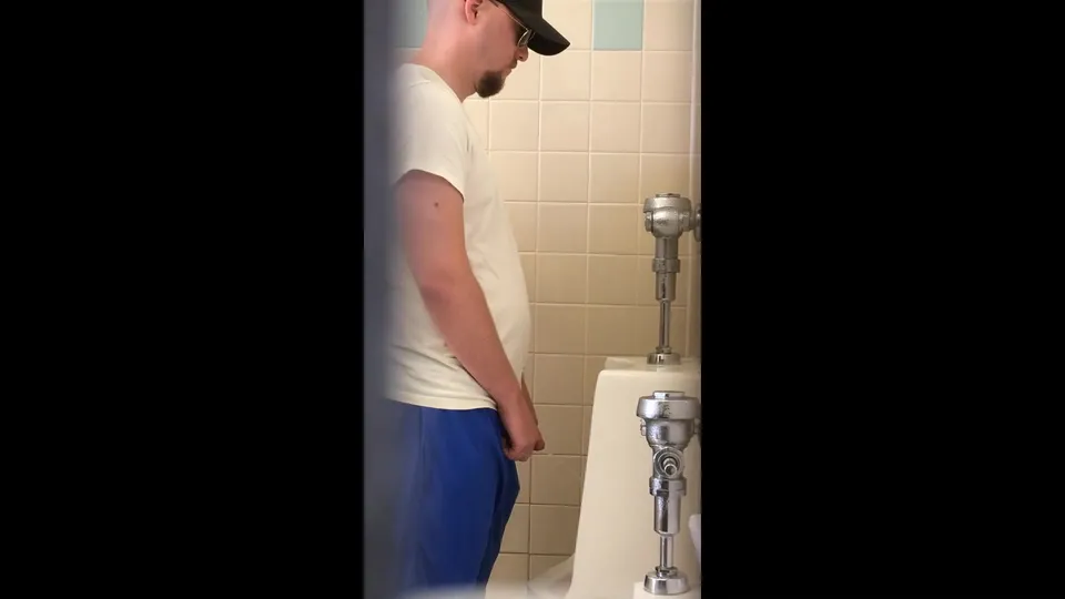 Spy, pissing, toilet spy - ThisVid.com