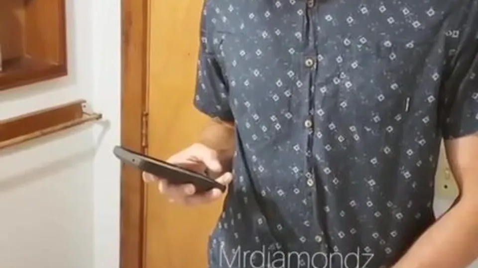 Spy pissing - video 49 - ThisVid.com