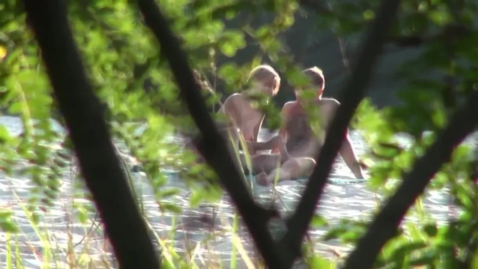 Spy sex beach трах на пляже