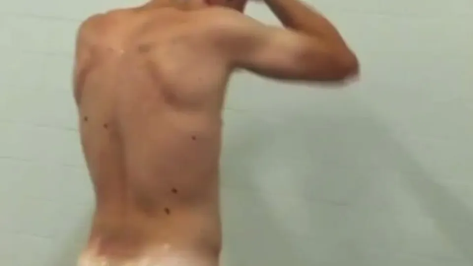 Spy shower 2 - video 5 - ThisVid.com