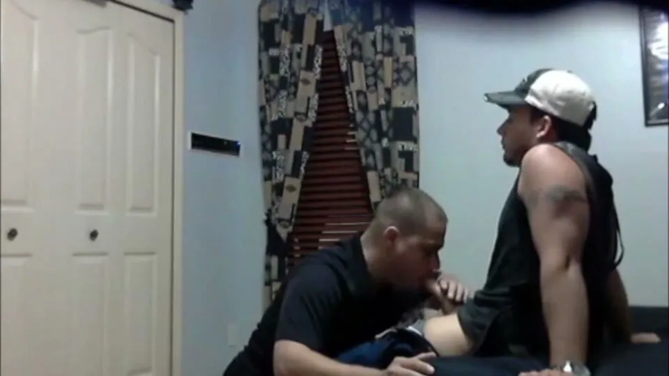 Spy Str8 guy getting sucked off - ThisVid.com