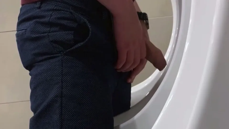 Spy Urinal Piss 3 - ThisVid.com