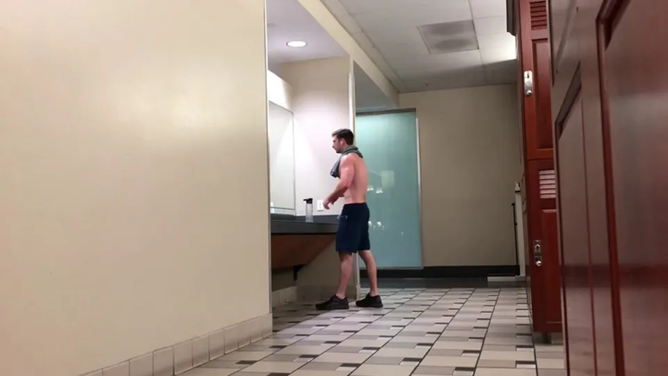 spy urinal  — PornOne em português