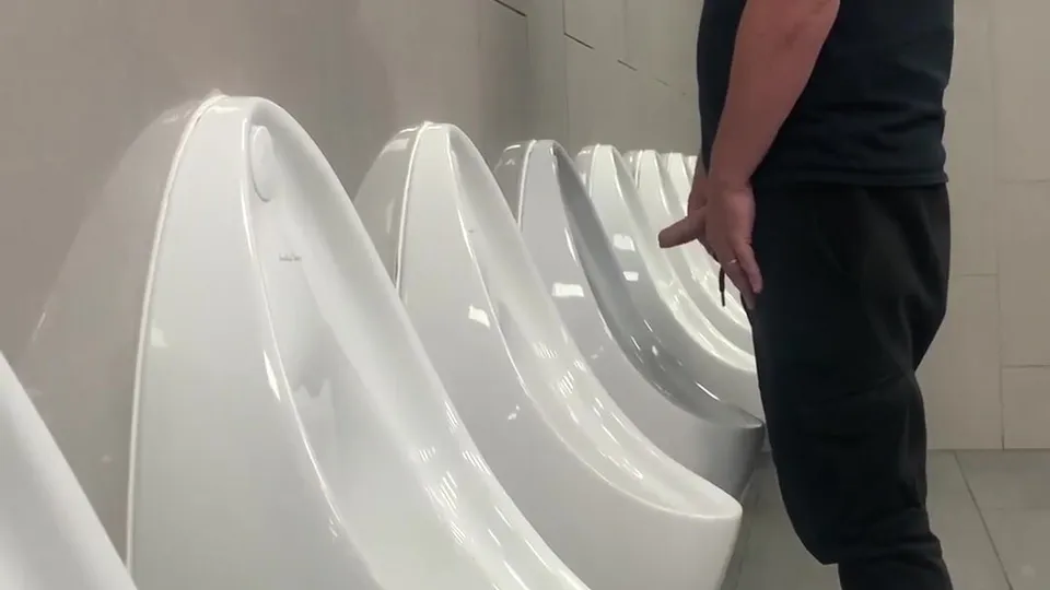 Spy urinal spy 1 video 4 - ThisVid.com