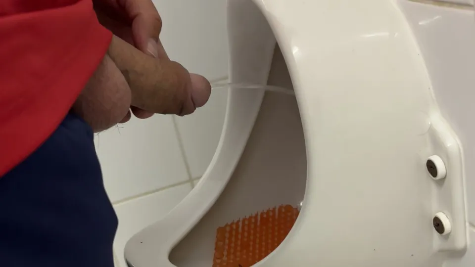 Spy urinal - video 20 - ThisVid.com