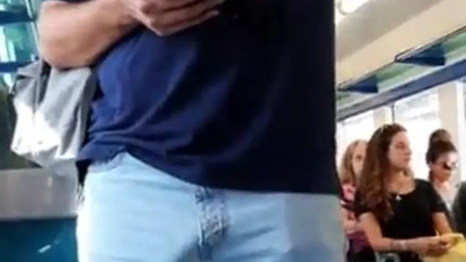 Spycam big bulge bus - ThisVid.com