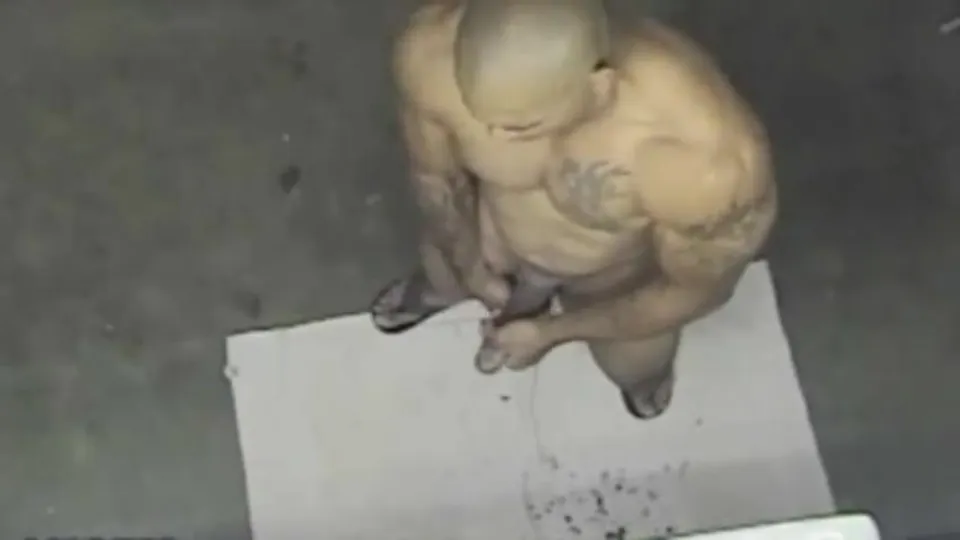 Spying a straight Iraqi Soldier showering - ThisVid.com