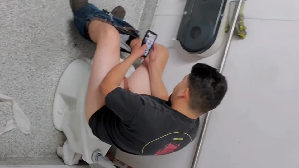 Spying co-worker 25 - ThisVid.com
