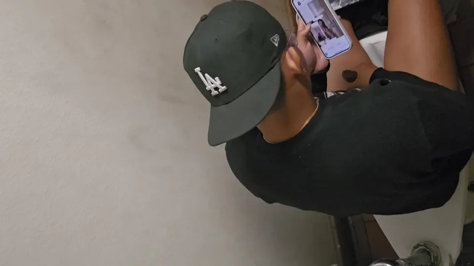 Spying co-worker 57 - ThisVid.com