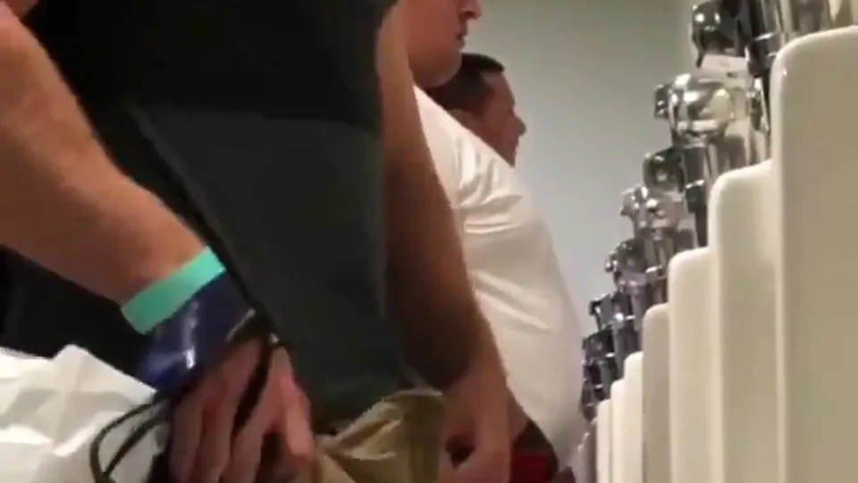 SPYING HOT GUYS AT THE URINAL 10 - ThisVid.com