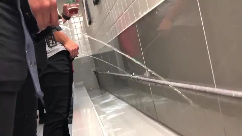 SPYING HOT MEN AT THE URINAL 22 - ThisVid.com